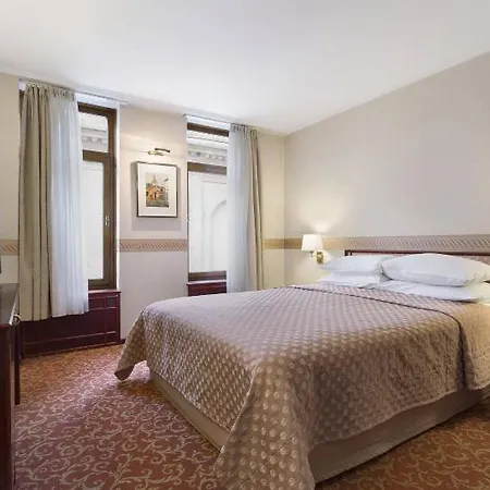 Hotel Ramada By Wyndham Majestic