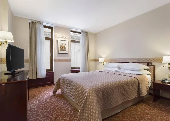 Hotel Ramada By Wyndham Majestic